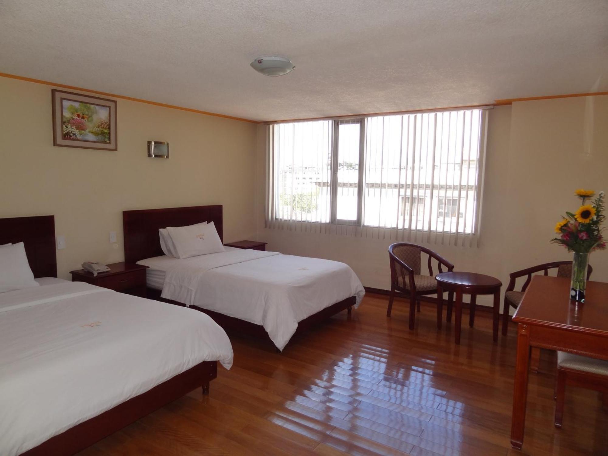 Hotel Lottus Quito Exterior foto
